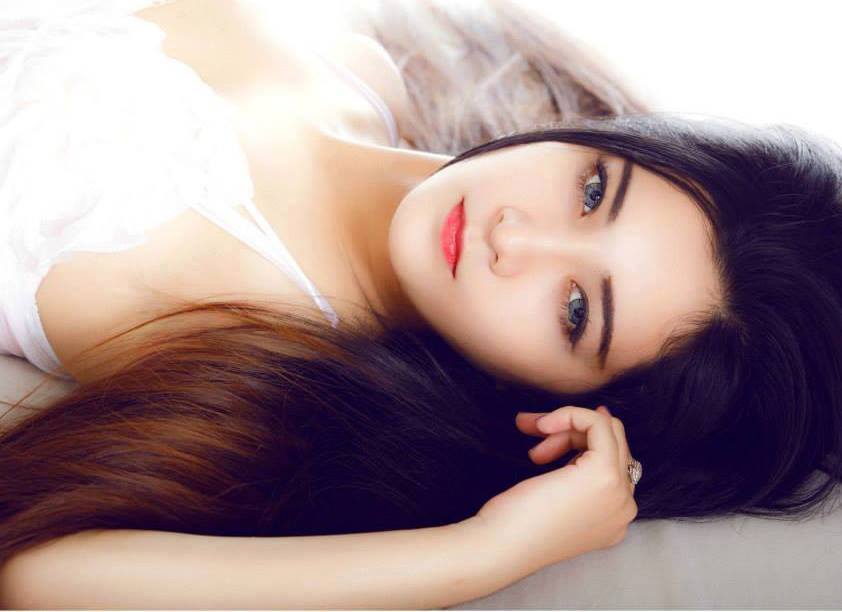 Vẻ Đẹp Vượt Thời Gian Phân Tích Sức Hút Của ‘Gái Xinh Đi Tắm Biển’ Trong Xã Hội Hiện Đại